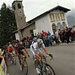 Un'immagine dei nostri giorni con Ballan in maglia di Campione del Mondo in prima posizione durante un'edizione del Giro di Lombardia.