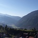 Morgenstimmung über Seewis, im Tal verläuft die Straße nach Davos