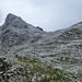 oberhalb dieses plattigen Felsbandes nähert man sich dem Breithorn
