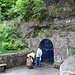 Im Hang unterhalb des Klosters entspringt in einer Felsgrotte eine Quelle, deren Ursprung auf die Heilige Odilia zurückgehen soll. Da dem Wasser bis heute Heilkraft bei Augenerkrankungen nachgesagt wird, nehmen es viele Pilger mit nach Hause.