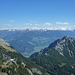 in der Mitte unten das Inntal, links oben zieht das Zillertal zum Alpenhauptkamm
