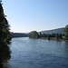 Bei Bad Zurzach bildet der Rhein eine natürliche Grenze zwischen der Schweiz und Deutschland.