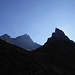 Noch im kühlenden Schatten, aber schon nach der Oberen Laguzalpe - rechts der letzte Felszacken des Nordwestgrates des Fomarin-Rothorns