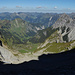 Blick nach Nordwesten - die Klesenza-Alpe ist unten im Tal gerade nicht mehr zu sehen. <br />Die Horizontlinie bilden die Damülser Berge.