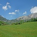 Schon im Tal beeindruckt der Berchtesgadener Hochthron mit seiner senkrechten Südwand.