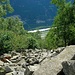 Das Silberband in der Mitte ist der Fluss Ticino <br /><br />Am linken Bildrand wäre das Dorf Iragna zu sehen - wenn man es sähe ;-)