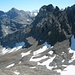 Gipfelaussicht nach Osten vom Hasenstöck (2720m). Gegenüber ist der klotzige Oberberg (2782m), hinten der Uri-Rotstock (2928,5m).