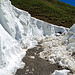 der Weg zur Pfälzerhütte wurde "freigeschaufelt" der Weg geht durch diesen Lawinenkegel der mehr als 3 Meter hoch ist.