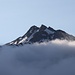 <b>Alle spalle spunta dal bancone di nebbia il Monte Prosa (2737 m).</b>
