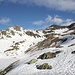 <b>Applico le racchette da neve e risalgo il costolone fino al Lago superiore d’Orsino (2388 m). </b>