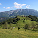 Unterwegs zwischen Staudinger Kreuz und Feistenau - Blick über den Chiemkogel hinweg zum Zahmen Kaiser.