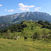 Unterwegs zwischen Staudinger Kreuz und Feistenau - Blick über den Chiemkogel hinweg zum Zahmen Kaiser.