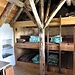 L'interno del rifugio Alpe Barone.