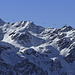 Blick auf das Skigebiet beim Hochjoch (Schruns). In der linken Gratsenke die schön gelegene Wormser Hütte