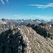 Blick vom höchsten Punkt der Schwarzhanskarspitze über den Kamm zur Knittelkarspitze.