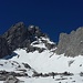 es liegt noch gut Schnee im Kar