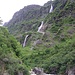 Nicht der einzige Wasserfall im Maderanertal. Jetzt im Frühsommer natürlich mit recht viel Wasser...