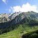 eine knappe Stunde später nach dem Abstieg über Nauen von der Alp Fräkmünt noch ein Rückblick