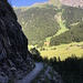 schöner Weg hoch über dem Val Ferret