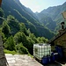 Blick von Faidasc ins Valle del Chignolasc - man achte die Wasservorräte