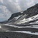 Weitblick über die Segnas Sura - wir haben noch einige Gletscherbäche zu überqueren/durchschreiten, zT. über Schneefelder oder durch "bereits reissende" Gletscherflüsschen"