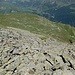 La pietraia di discesa dal Monte Tignoso.
