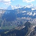 das umfassende Bergpanorama (vom Brienzersee zur Blüemlisalp) im Überblick