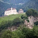 Blick vom Algunder Waalweg auf das Schloss Tirol.