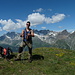 in cima trovo un ometto simpatico che oltre a parlarmi delle cime del devero mi scatta gentilmente la "doverosa" foto di vetta.