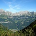 Blick zum Ausganspunkt, auf das knapp 1200 weiter unten liegende Linthal