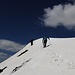 Andrej und Christoph unterwegs übers Gipfelfirnfld zum Khalaca-Vorgipfel. 
