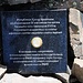 Халаца / Халасхох (Khalaca / Xalasxox; 3938,1m):<br /><br />Beim Gipfelsteinmann befindet sich eine Granitplatte mit Ossetischer und Russischer Inschrift. Auf Deutsch übersetzt ist heisste es darauf:<br /><br />„Mit dem Aufstieg auf den Khalaca, begangen durch das Militärkomitee für Staatssicherheit der Republik Südossetien, wurde an die fünfundzwanzig jährige Unabhängigkeit der Republik Südossetien zu gedenkt.“