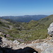  dal passo di Val Fredda veduta sulla catena di monti che conduce al monte Crestoso - la Mata e al bivacco S. Glisente a destra della foto