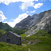 Nach gut zwei Stunden Aufstieg ist die Zollwachhütte am Schweizertor erreicht.<br />