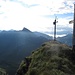 Kreuz und Antenne auf dem Chörblispitz (2103m)