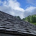 ein Blick übers Schindeldach "unserer" Priesbergalm
