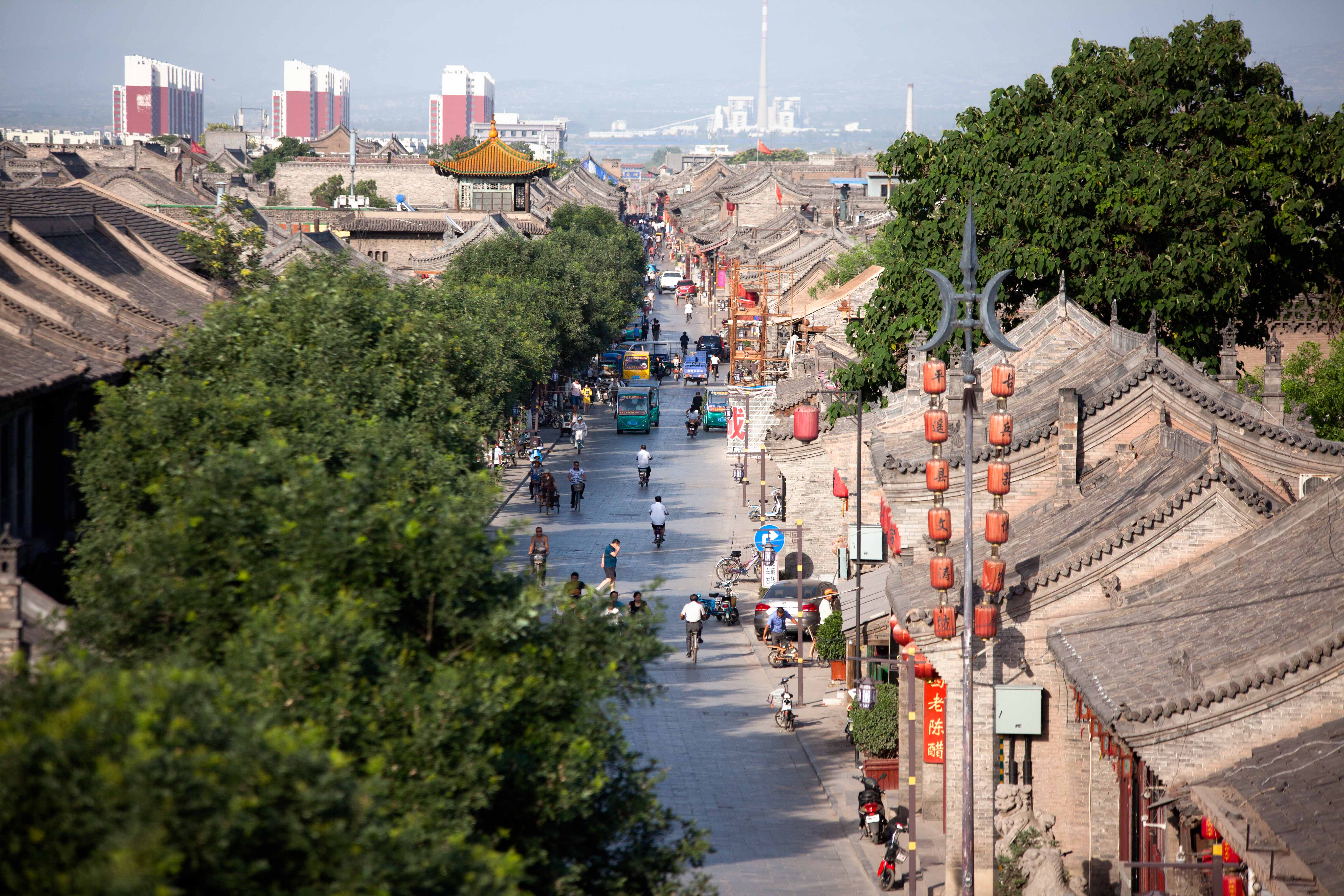 Die West-Ost-Achse der Altstadt von Pingyao - geesehen... [hikr.org]