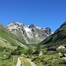 Bei der Alp d'Immez wird die Gruppe des Verstanclahorns erstmals sichtbar