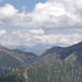 Im Hintergrund sind in der Mitte die Aiguilles d´Arves zu erkennen, die "Drei Zinnen der französischen Alpen".