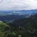 Blick zur Bergstation der Breitenbergbahn, der bewirtschafteten Hochalphütte und zu den Ammergauer Alpen / vista alla stazione della funicolare, il refugio Hochalphütte e alle Alpi dell`Ammergau