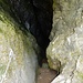 ... vor dem Eingang zur Grotte