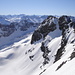 Blick zur benachbarten Hochfrottspitze, auch hier ziehen Skispuren runter