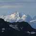 Vom Schwarzhorn hat man die perfekte Draufsicht auf den Biancograt am Piz Bernina.