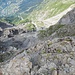 Dalla cima del Monte Baldiscio il versante ovest precipita ... in tutti i sensi vista la tipologia della roccia.