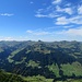 Gipfelblick zum Bregenzerwald mit seinen lieblich-grünen Grasgipfeln und weichem Flyschgestein