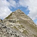 <b>Cima de la Bedoleta (2627 m.<br />Il tratto finale presenta delle placche di roccia inclinate di 32°.</b>