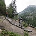 La bella scaletta sovrastante la cava nei pressi dell'Alpe Rei.