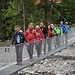 Starterfoto der "Gipfelstürmer" zur Tour "Rund um's Balmhorn"; Hängebrücke bei Selden über die Kander...