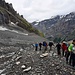 kurz vor Pt. 2497, wo wir den Gletscher verlassen und über Felsformationen zur Lötschenpasshütte weiter aufsteigen werden