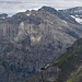 Daubenhorn im Zoom - mit seinem atemberaubenden Klettersteig, welcher durch die Daubenhornwand führt (der grösste und einer der schwierigsten Klettersteige der CH)